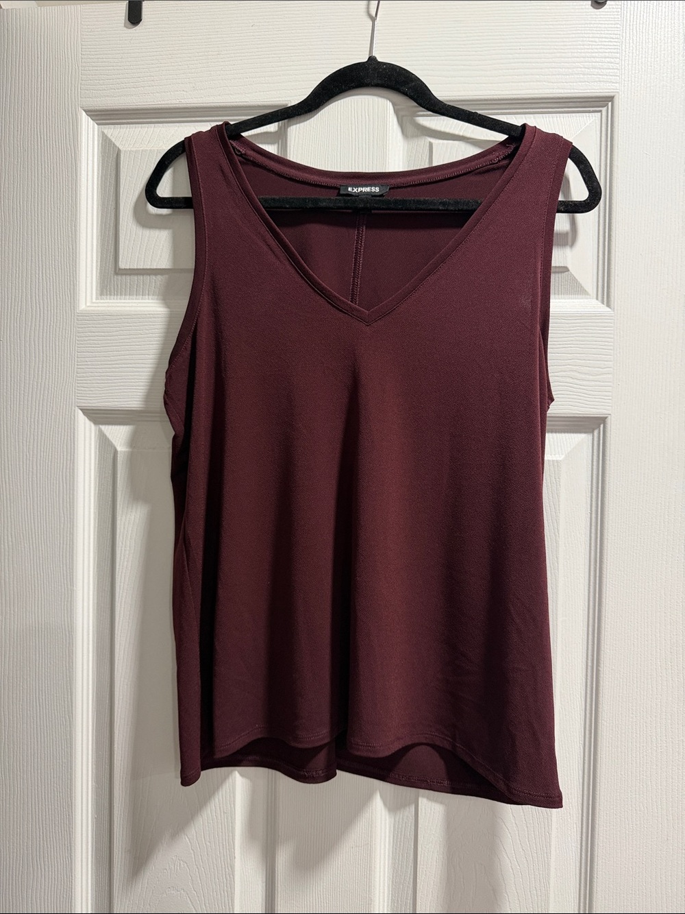 Express Women's V-Neck Sleeveless Tank Top - Wine